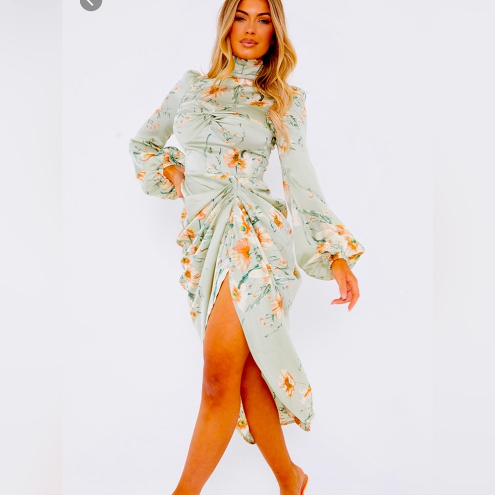 Pretty Little Thing Ruched Dress